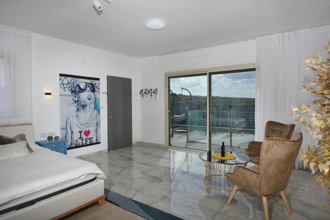 Appartement הסויטות של פולי à Manot Extérieur photo