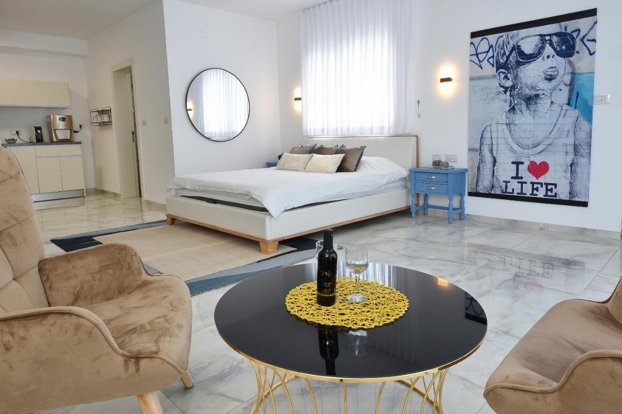 Appartement הסויטות של פולי à Manot Extérieur photo
