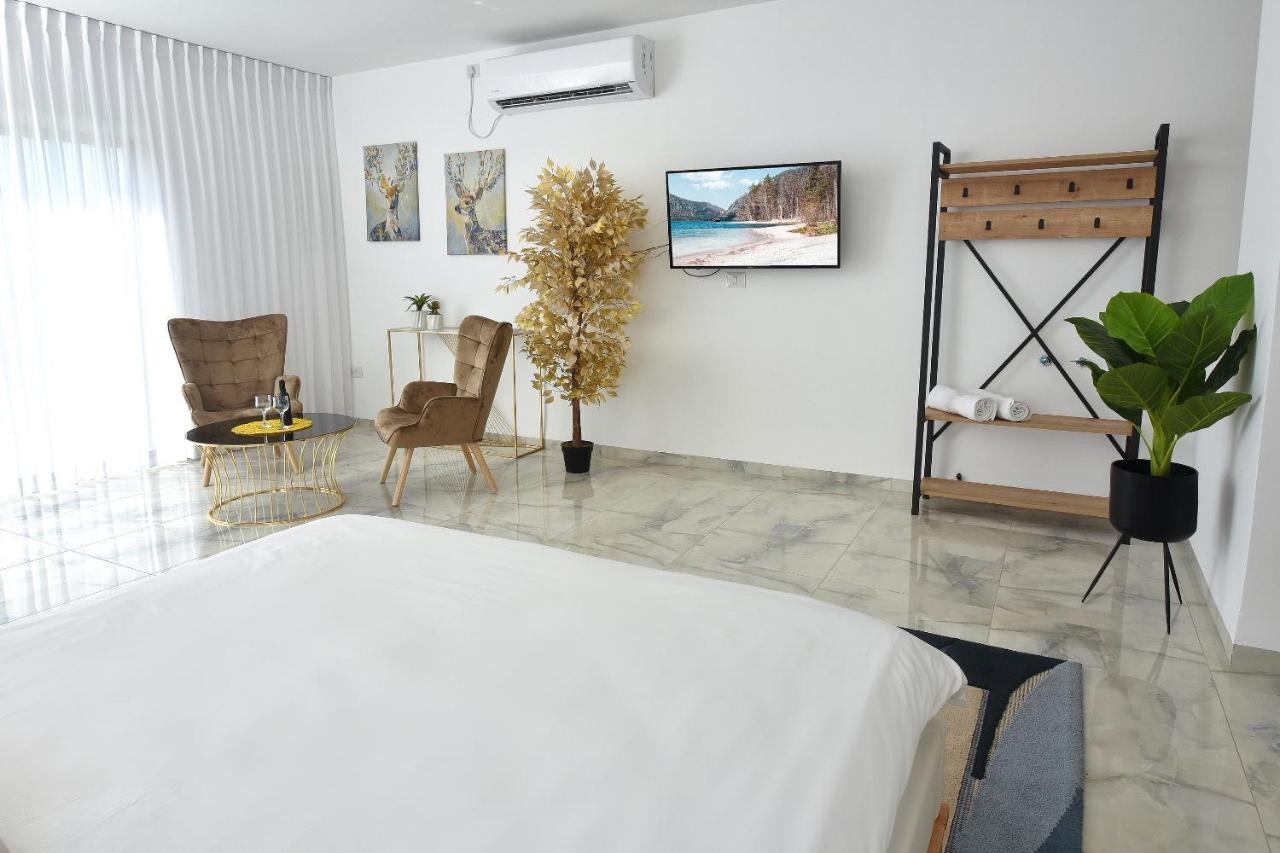 Appartement הסויטות של פולי à Manot Extérieur photo