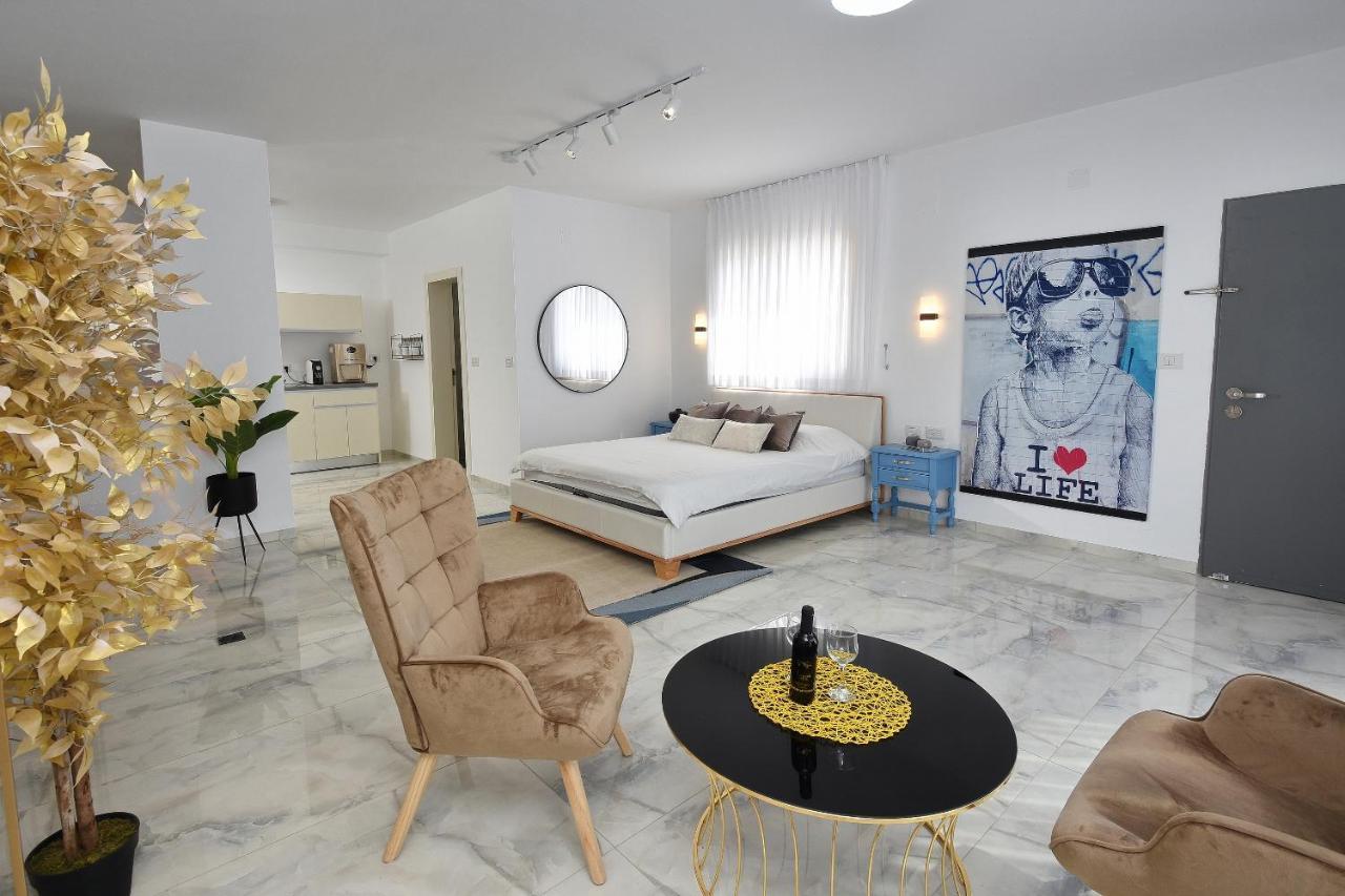 Appartement הסויטות של פולי à Manot Extérieur photo