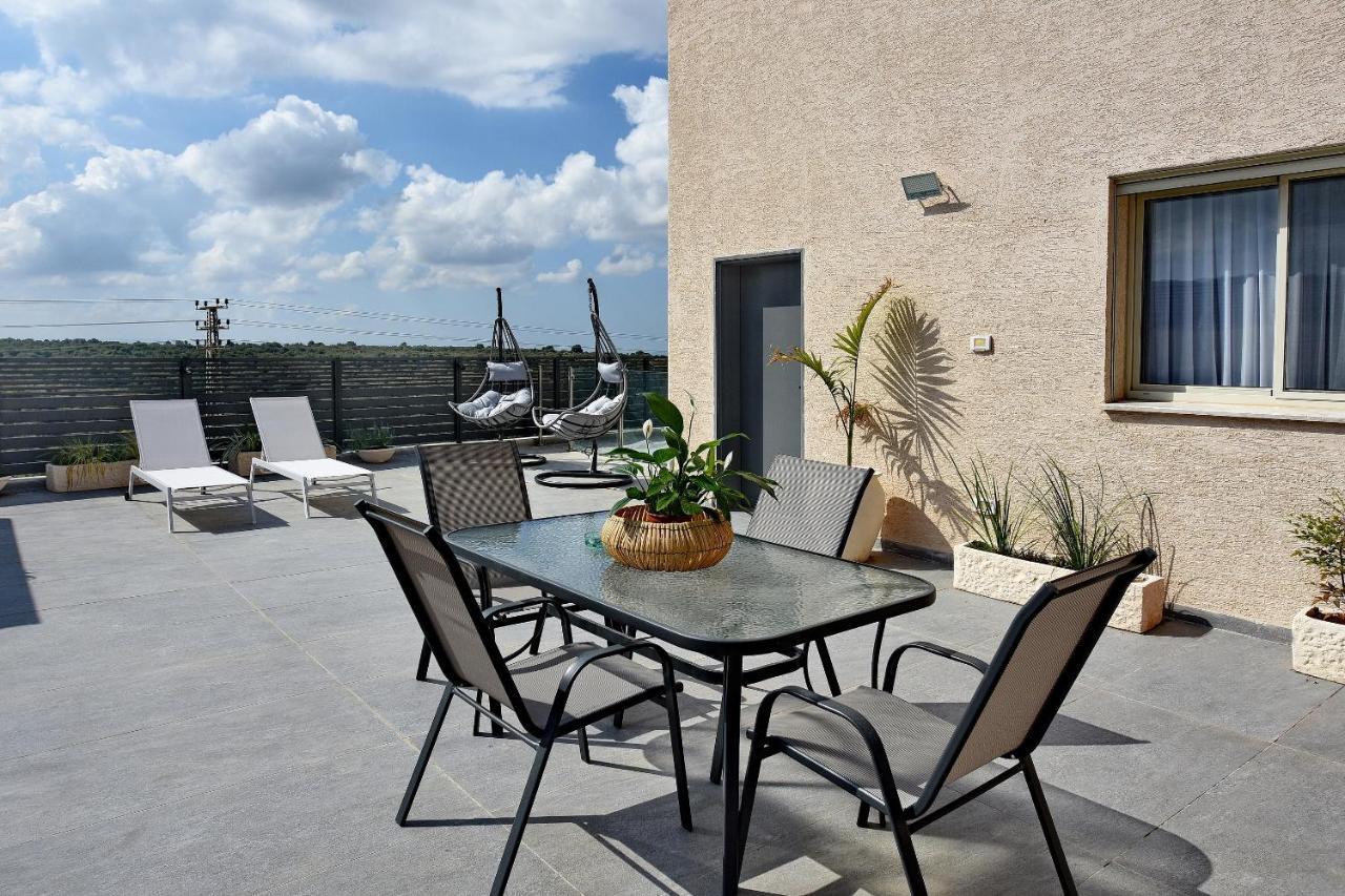 Appartement הסויטות של פולי à Manot Extérieur photo