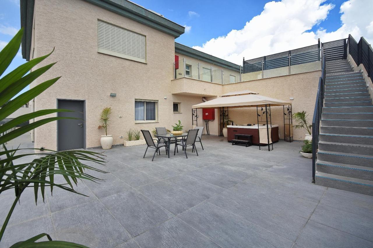 Appartement הסויטות של פולי à Manot Extérieur photo