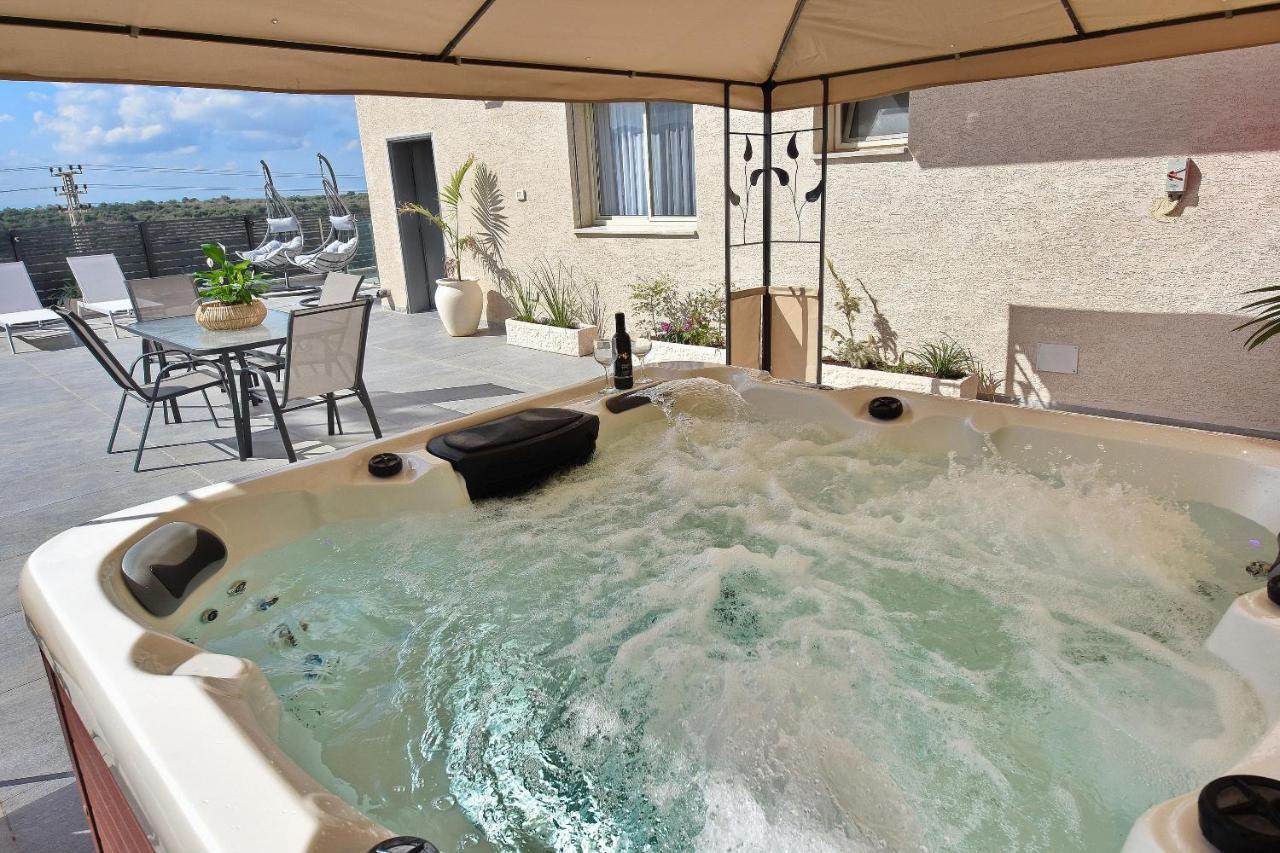 Appartement הסויטות של פולי à Manot Extérieur photo